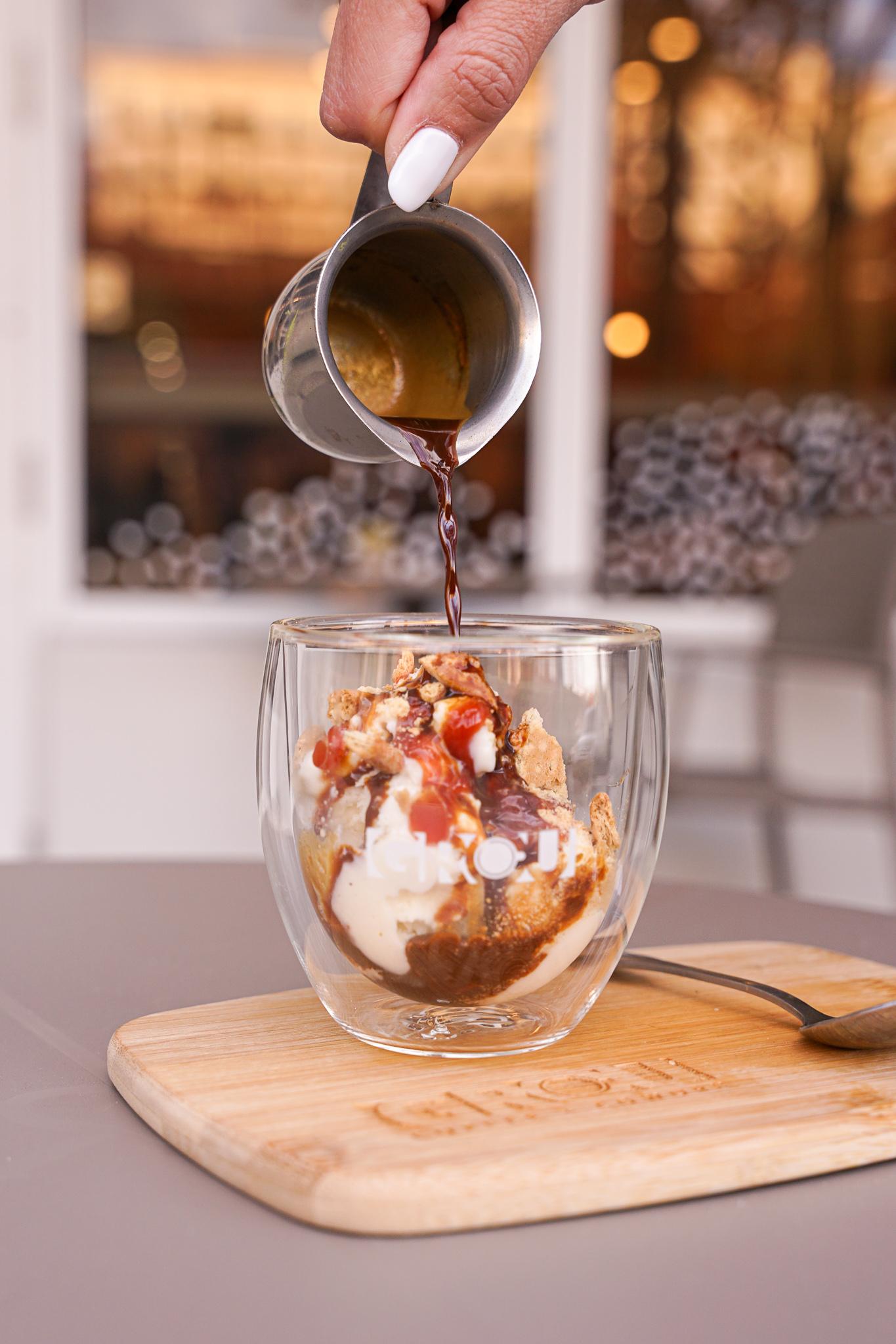 Pastelito Affogato